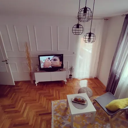 Lea Apartament *